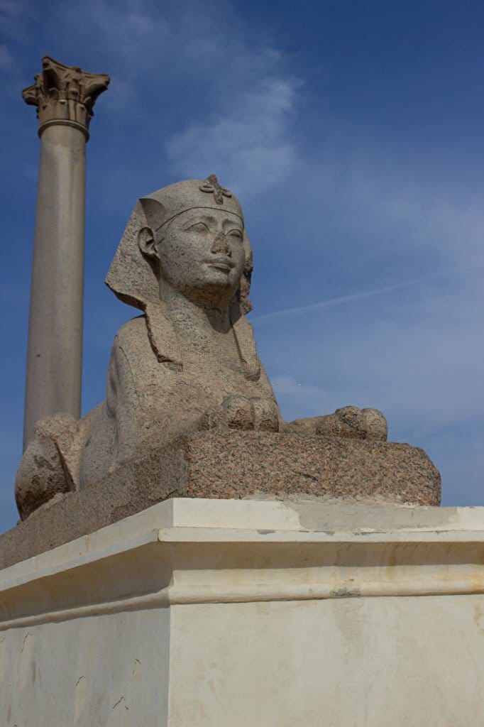 pillar of pompey alexandria monument in egypt