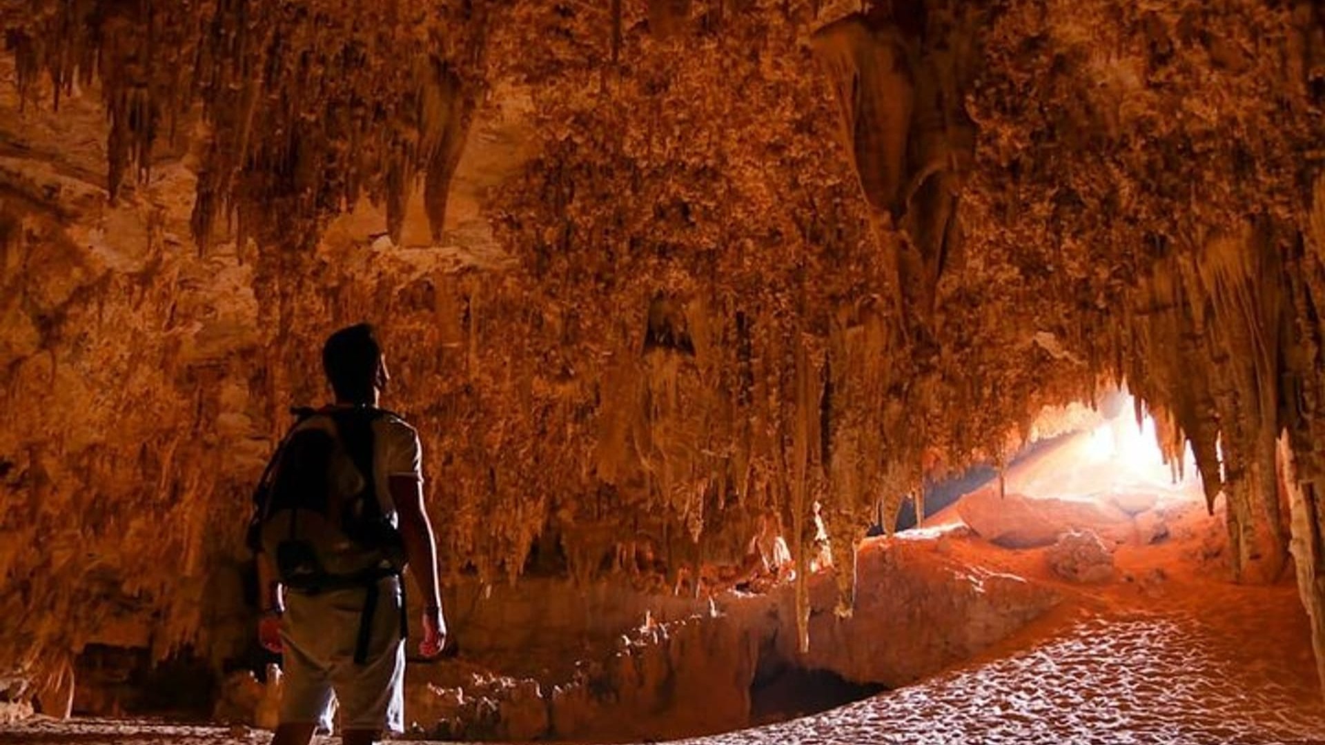 Djara Cave in Farafra Oasis- Top Class Egypt Travel