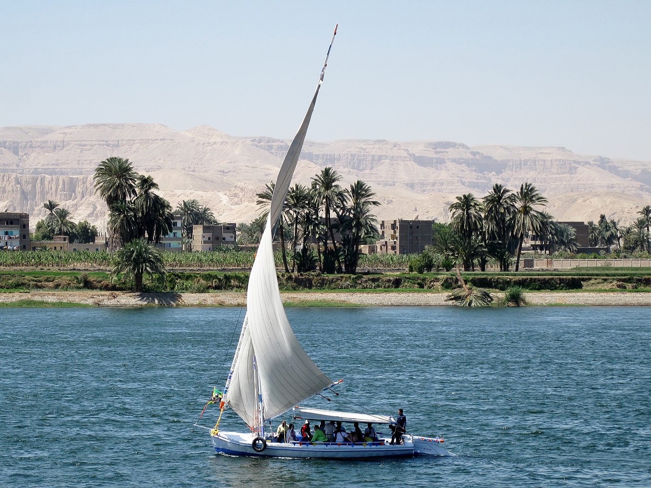 Luxor 04